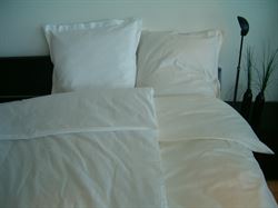 Dobbelt damask Micro check sengesæt str.200x200/2x60x63cm.